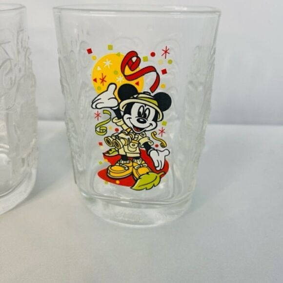 McDonalds Vintage 2000s Walt Disney World Mickey Mouse Kingdom Glasses Set Of 2. - Picture 3 of 7